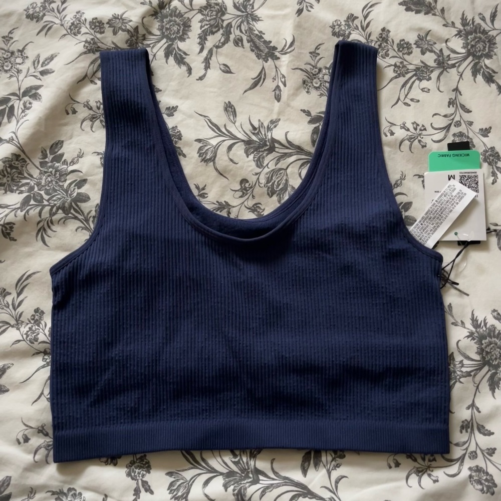 navy seamless cropped tank top